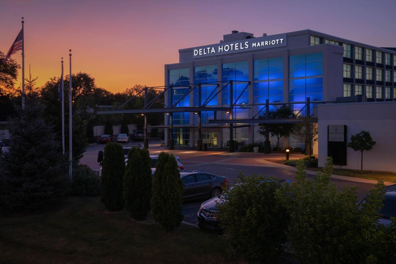 Delta Hotels By Marriott Milwaukee Northwest Menomonee Falls Exterior photo